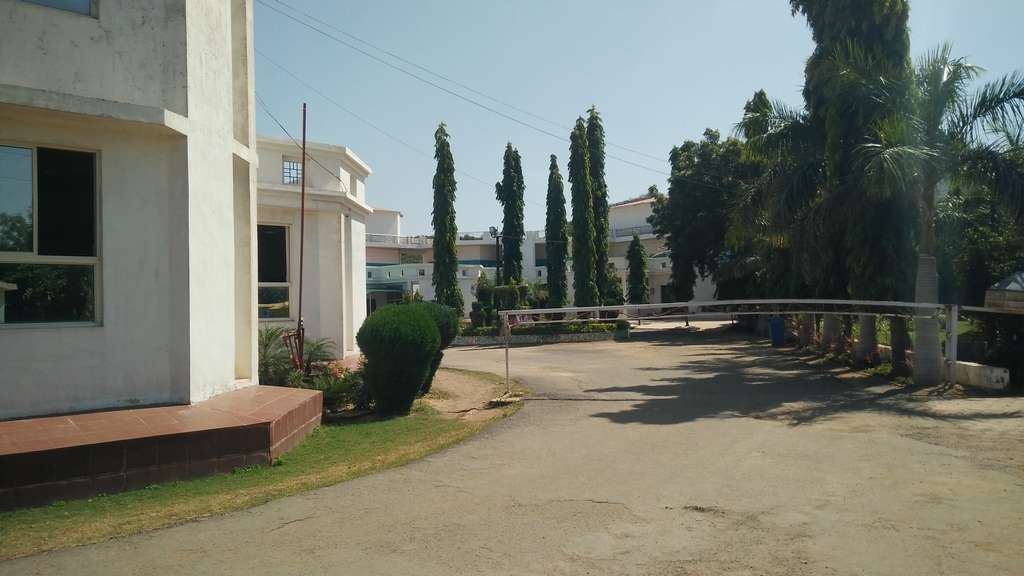 OXFORD PUB SCHOOL D 29 30 NEW GOVINDPURI SHIVPURI JHANSI LINK ROAD GWALIOR MADHYA PRADESH 1030100