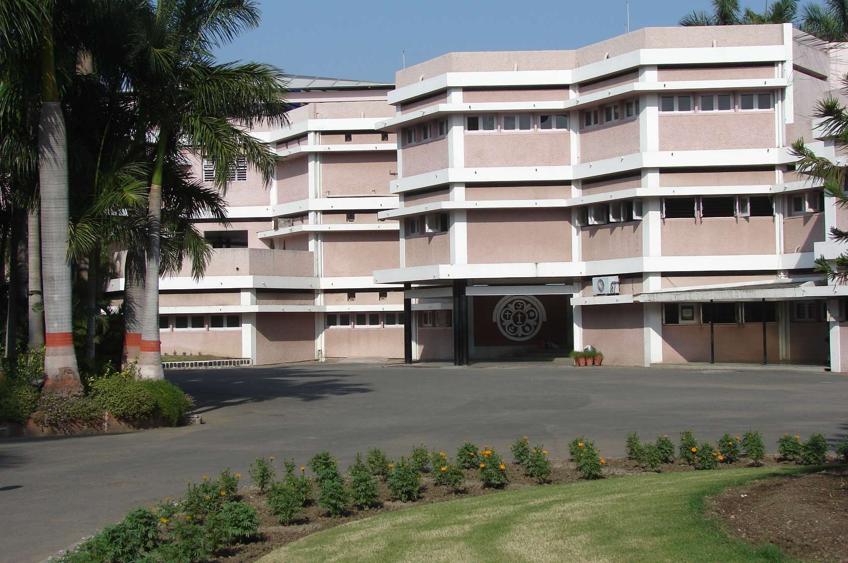SRI SATHYA SAI VIDYA VIHAR SCHEME NO 54 CITY CENTRE NO 2 A B ROAD INDORE MADHYA PRADESH 1030023