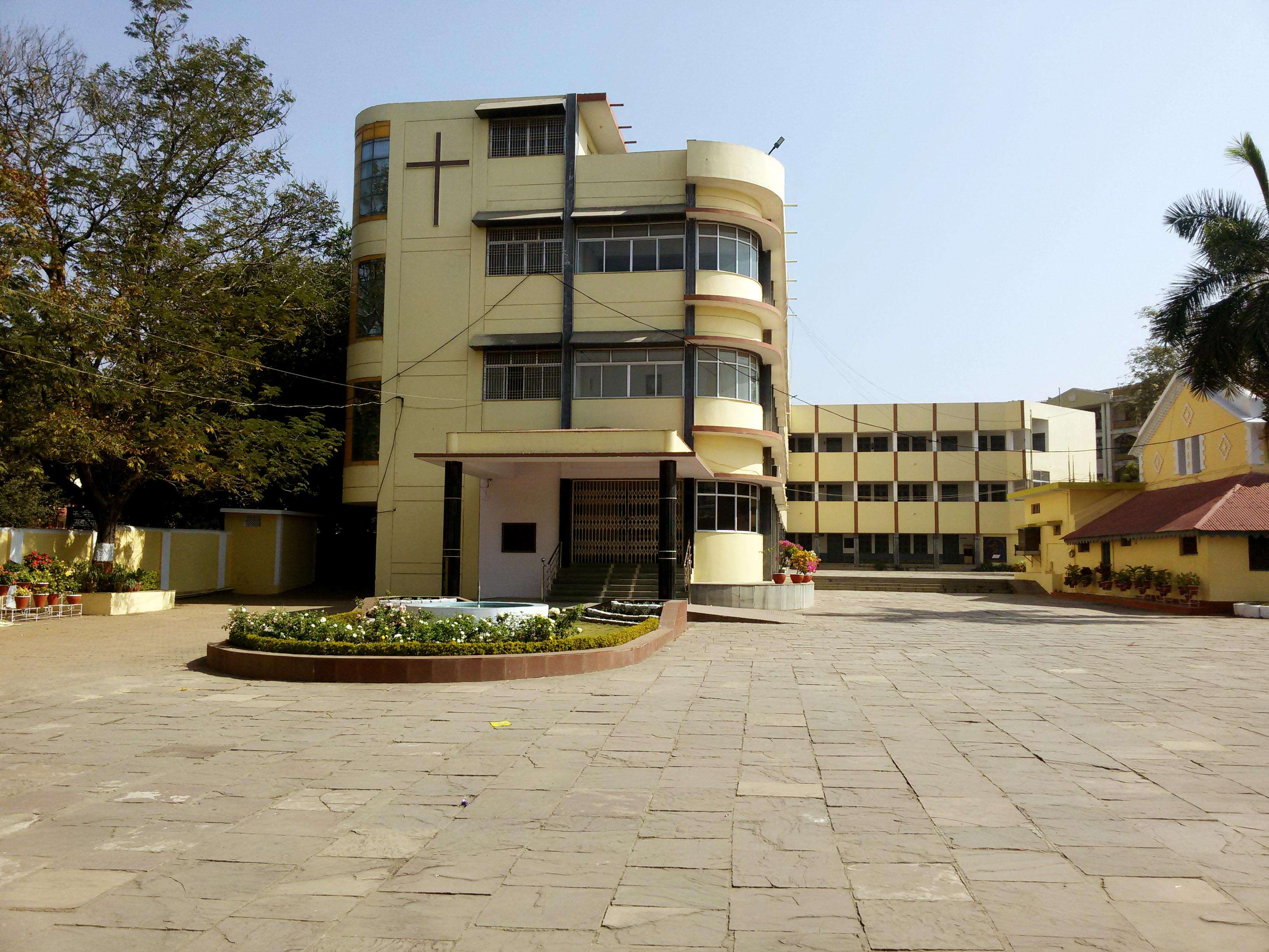 CHRIST CHRUCH GIRL S SR SEC SCHOOL NORTH CIVIL LINES JABALPUR MADHYA PRADESH 1030046