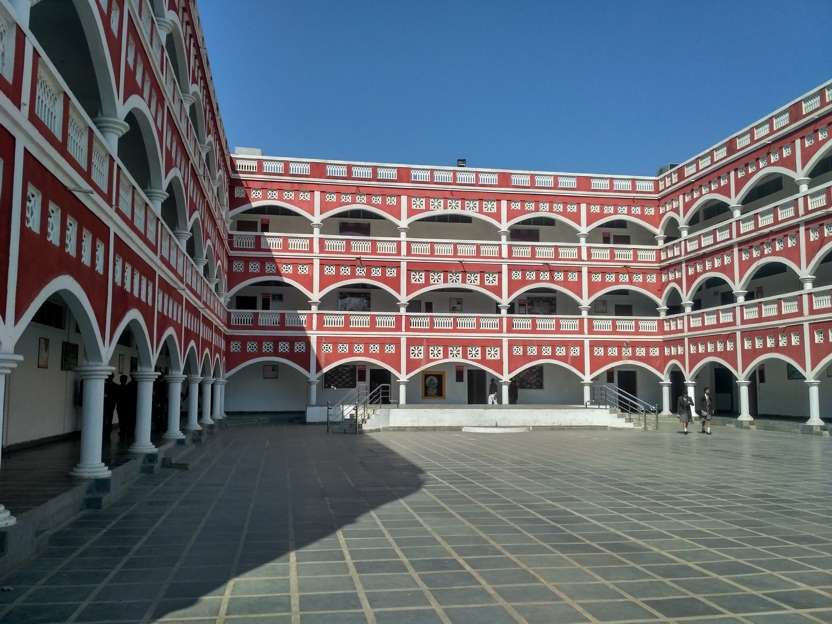 GYAN GANGA INTERNATIONAL SCHOOL WARDHMAN SQUARE BY PASS JUNCTION BHERAGHAT ROAD VILL KUGWAN PO TEWAR JABALPUR MADHYA PRADESH 1030147
