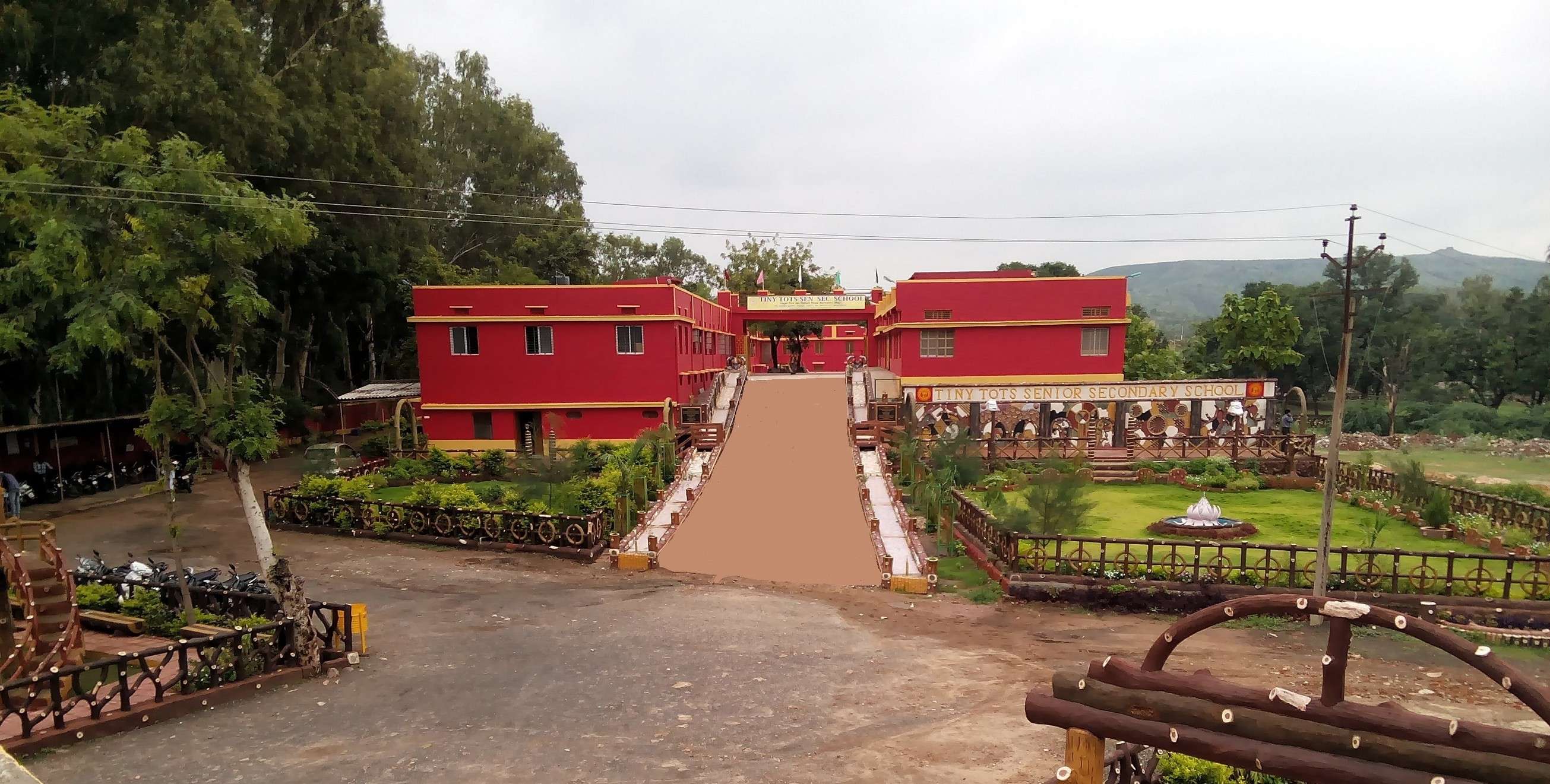 TINY TOTS SCHOOL OLD RATLAM ROAD NEAR KAGDI PICK UP BANSWARA RAJASTHAN 1730079