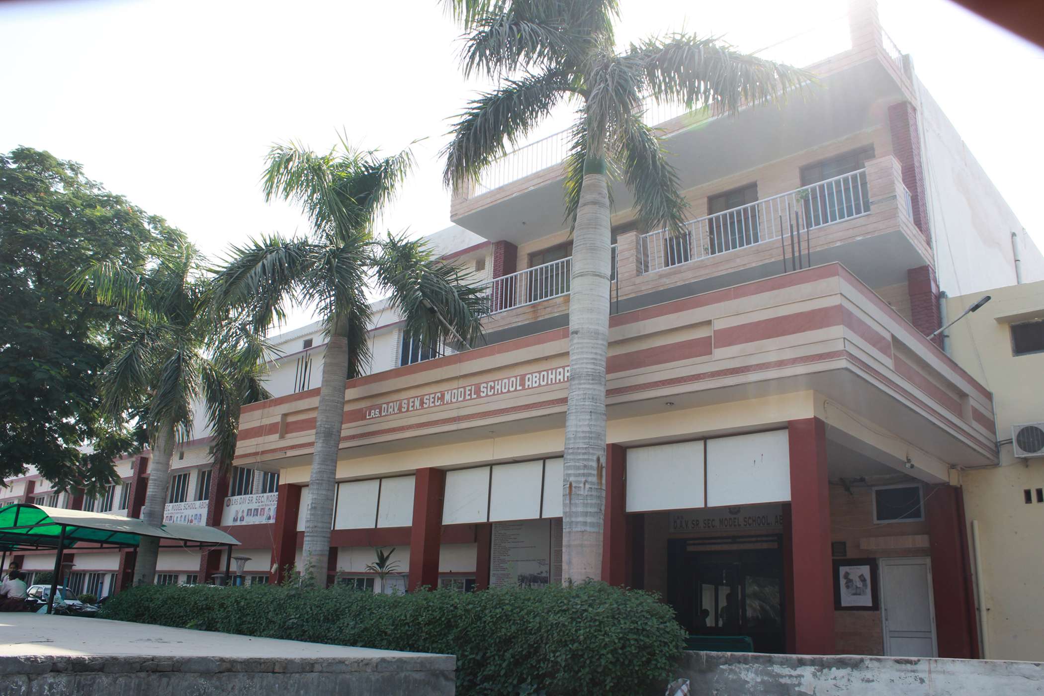 L R SETIA D A V SR SEC MODEL SCHOOL ABOHAR DISTT FEROZEPUR PUNJAB 1630016
