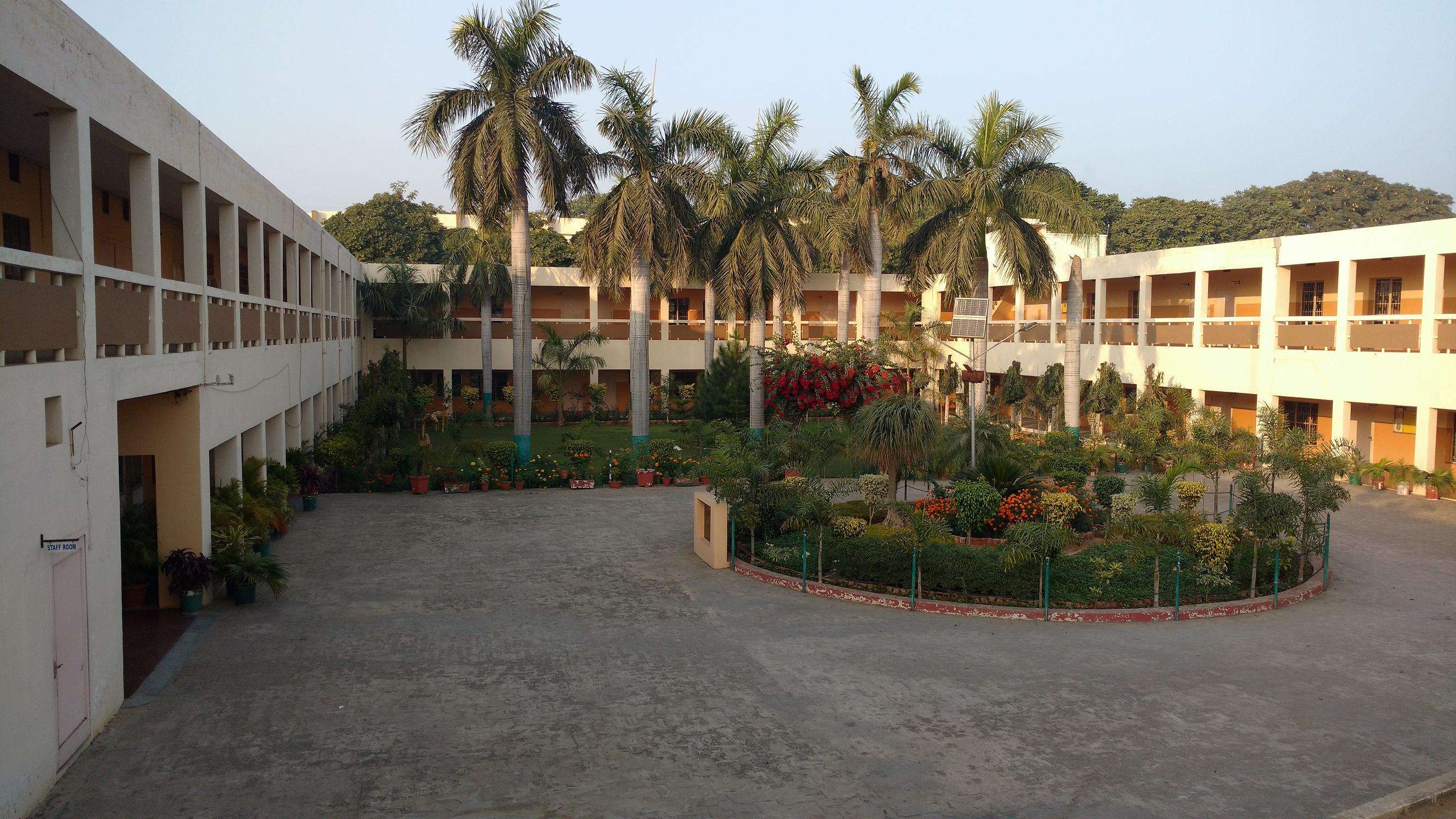 GURU NANAK PUBLIC SCHOOL MULLANPUR LUDHIANA DISTT PUNJAB 1630004