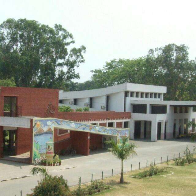 GOVT MODEL SR SEC SCHOOL SECTOR 10 A CHANDIGARH 2620003