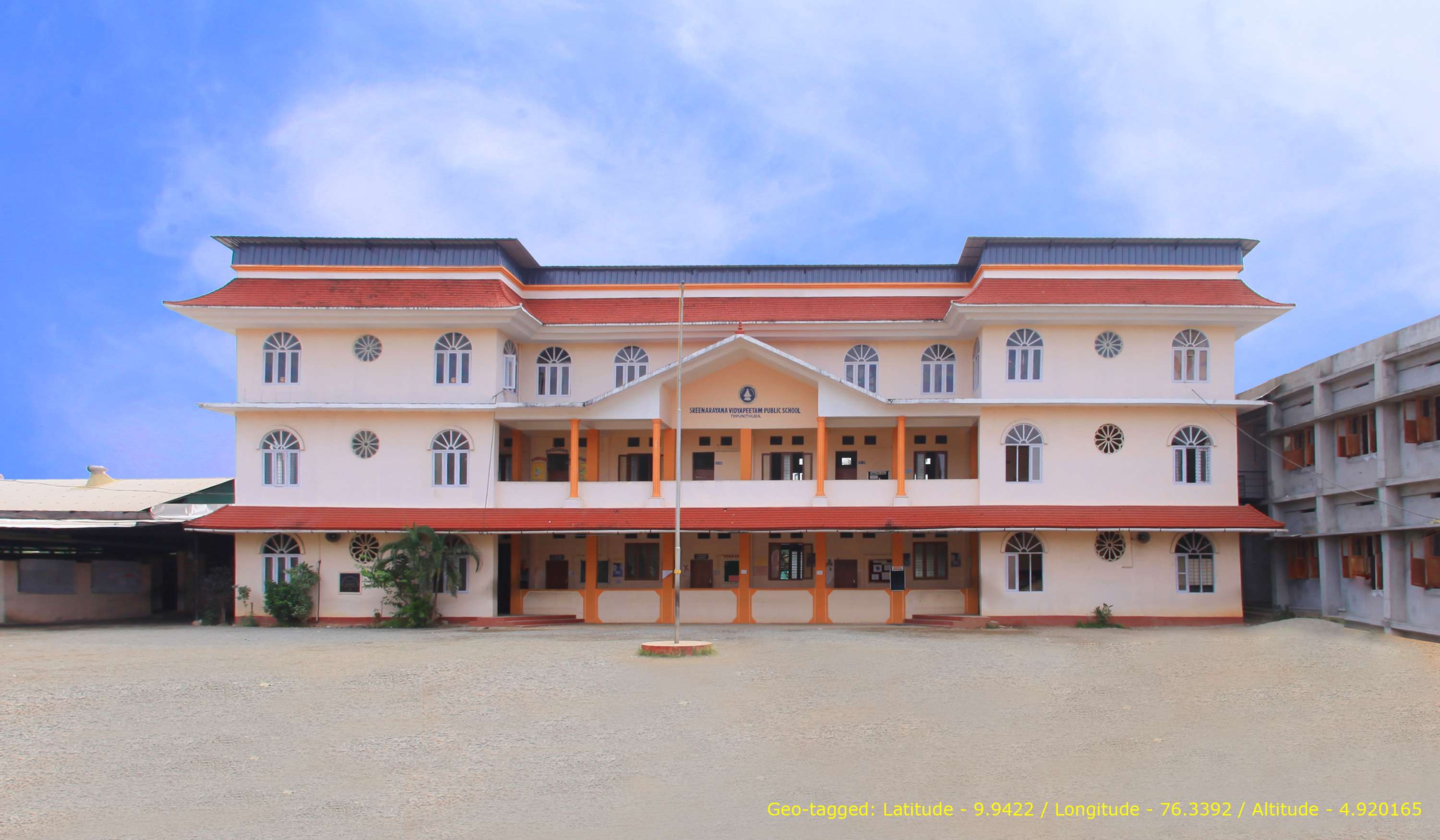 SREE NARAYANA VIDYAPEETAM PUBLIC SCH TRIPUNITHURA ERNAKULAM KERALA 930248