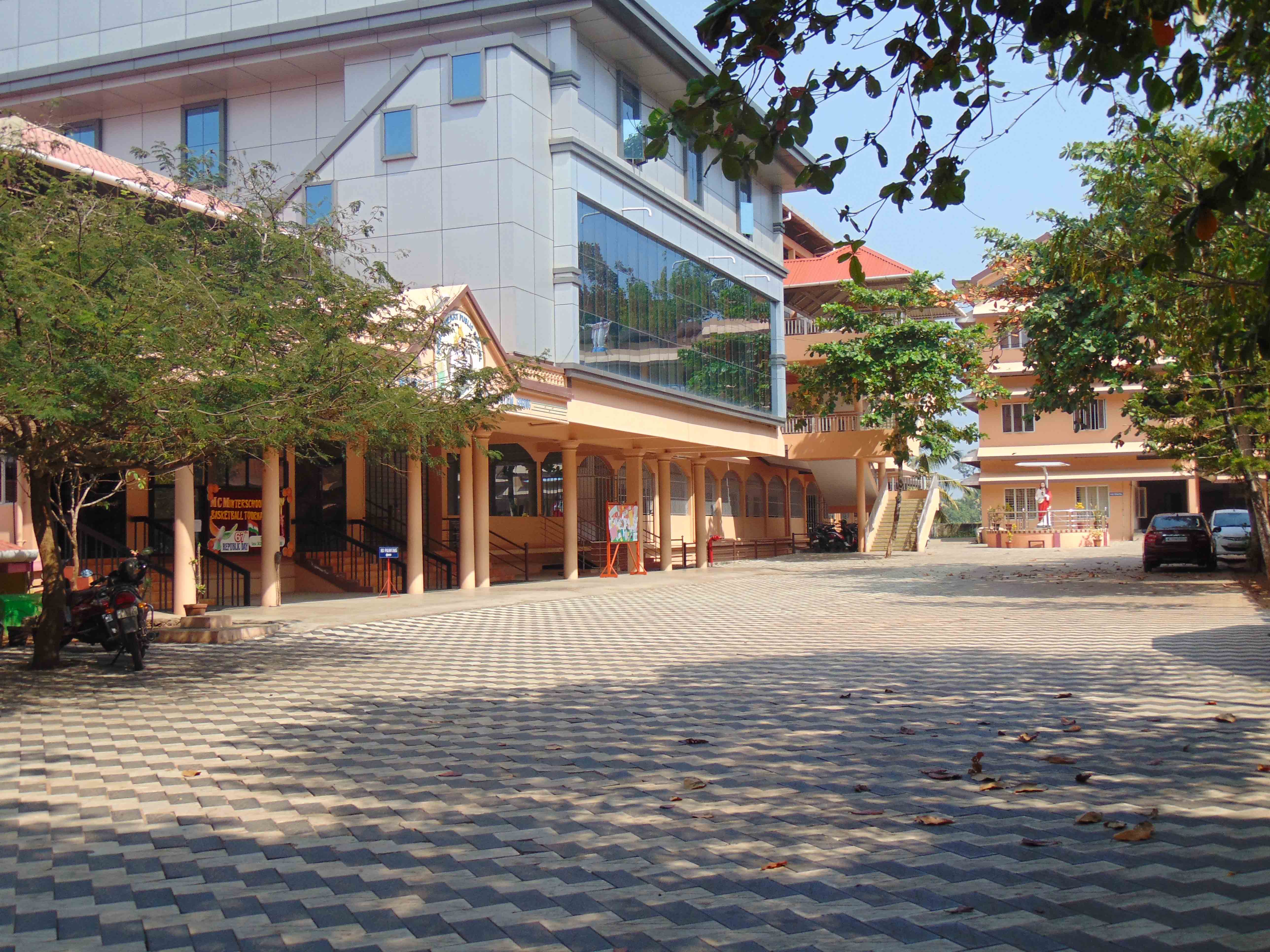 SACRED HEART PUBLIC SCHOOL S H MOUNT PO KOTTAYAM KERALA 930318
