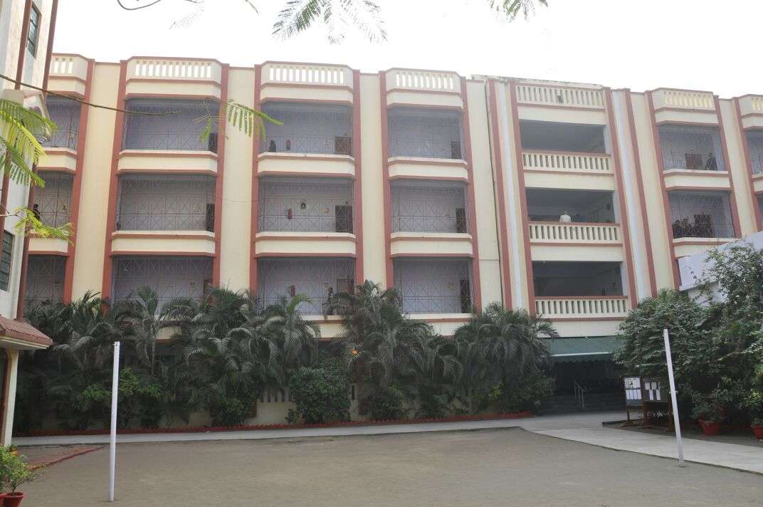 ST JOSEPH S HIGH SCHOOL SHANTI NIKETAN COLONY EAST OF BHOOT NATH ROAD KANKARBAGH PATNA 330047