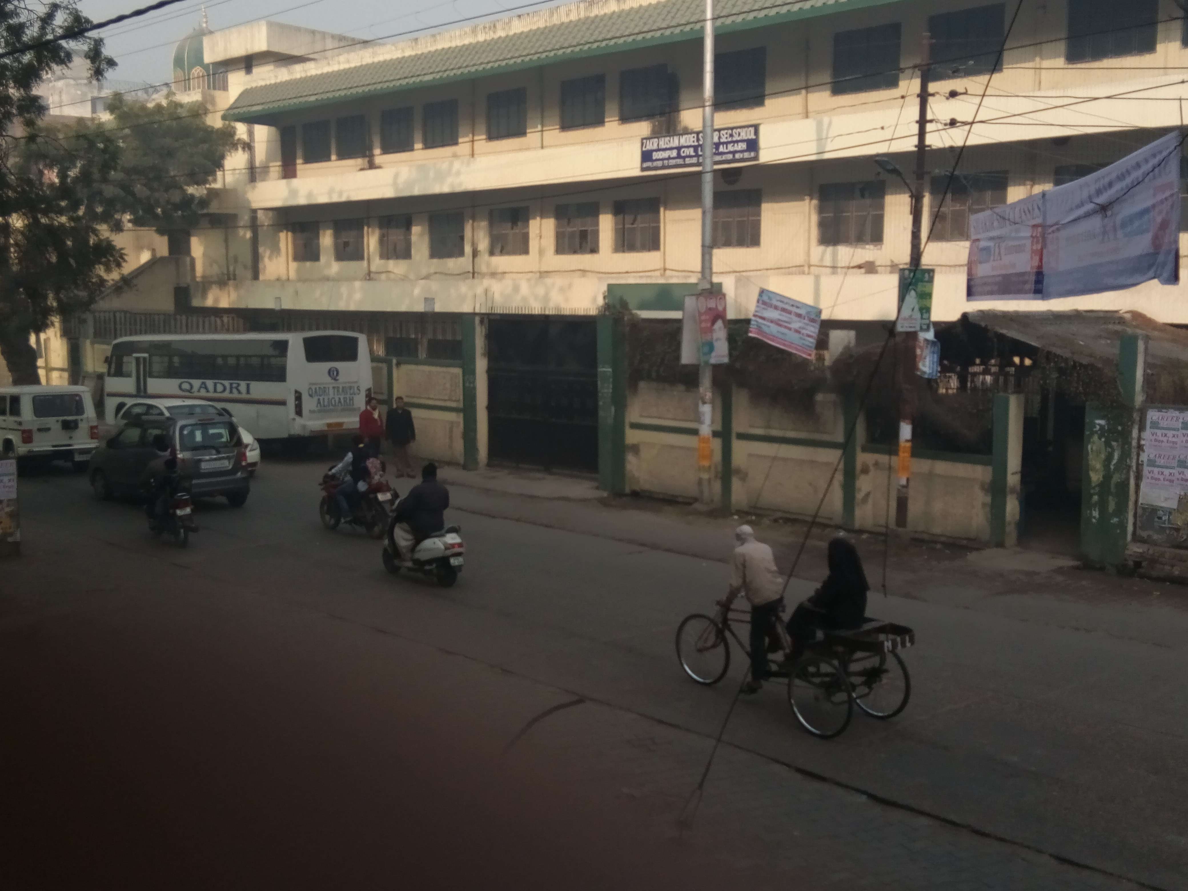 ZAKIR HUSAIN MODEL SR SEC SCHOOL CIVIL LINES DODHPUR ALIGARH UTTAR PRADESH 2130009