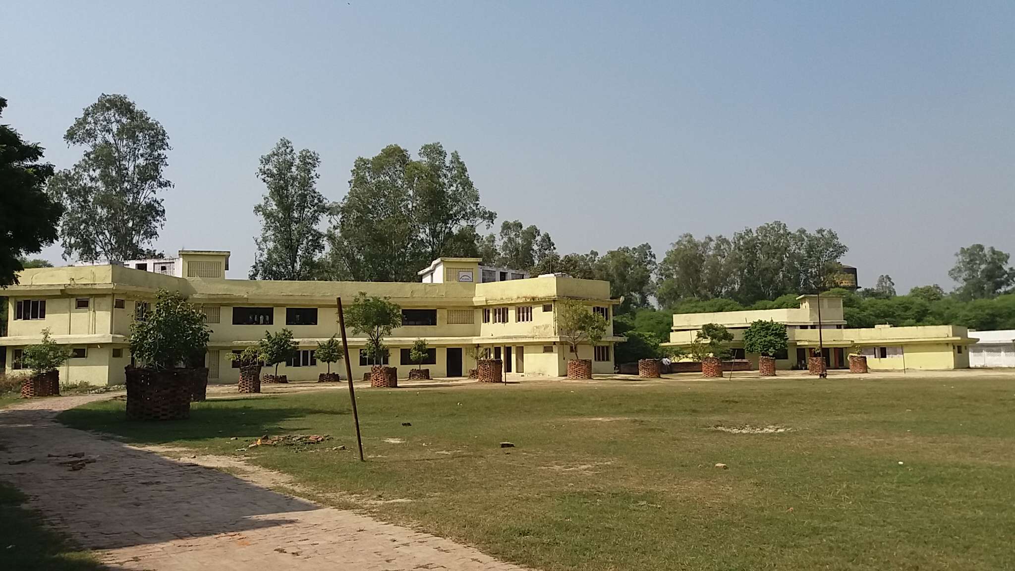 A T L SCHOOL P O BHUPIAMAU PRATAPGARH DISTT UTTAR PRADESH 2130067