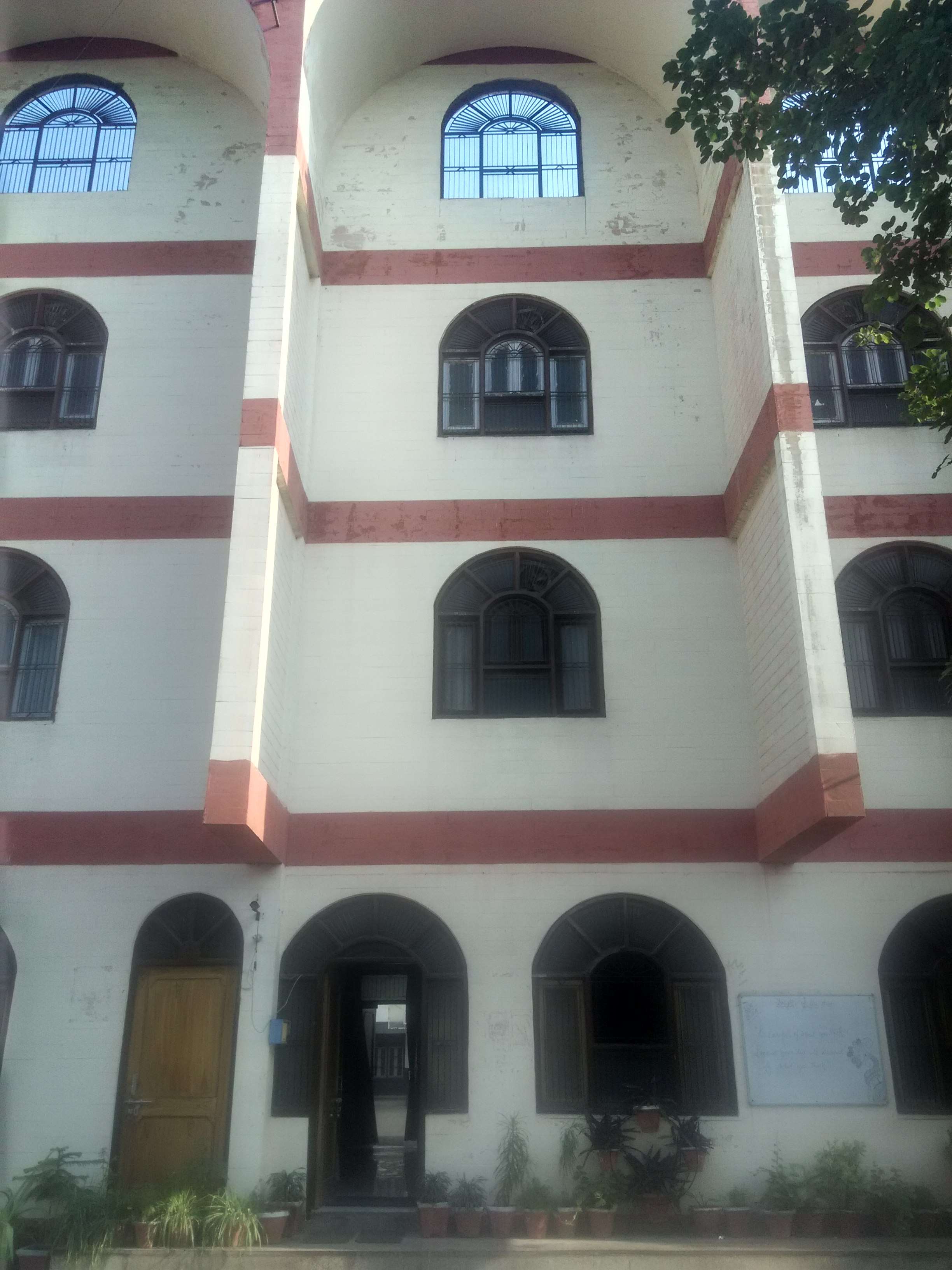 DR SONEY LAL PATEL PUBLIC SCHOOL 133 61 HAMEERPUR ROAD JUHI KANPUR UTTAR PRADESH 2130281