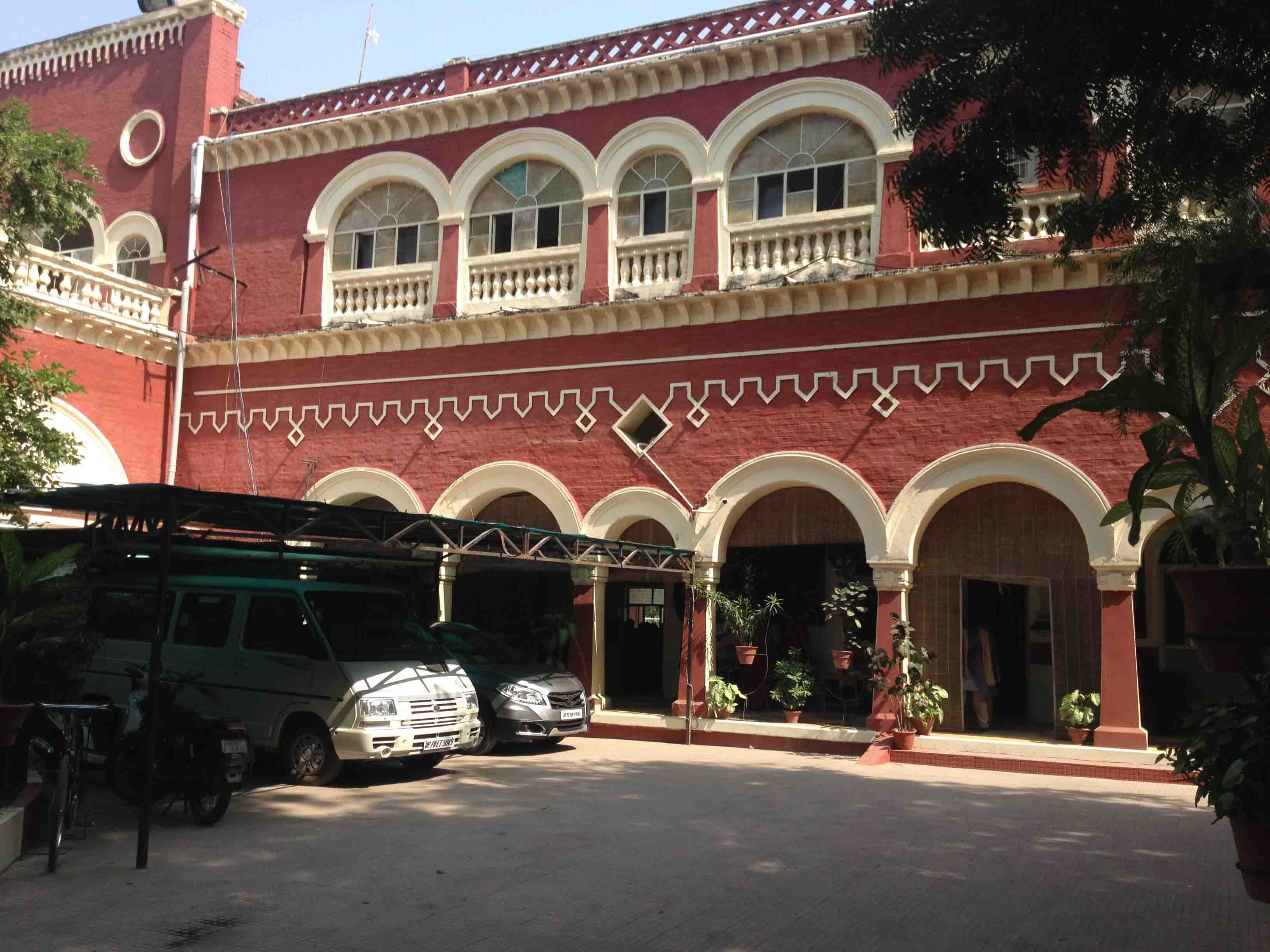 YMCA CENTENARY SCHOOL 13 SAROJINI NAIDU MARG ALLAHABAD UTTAR PRADESH 2130480