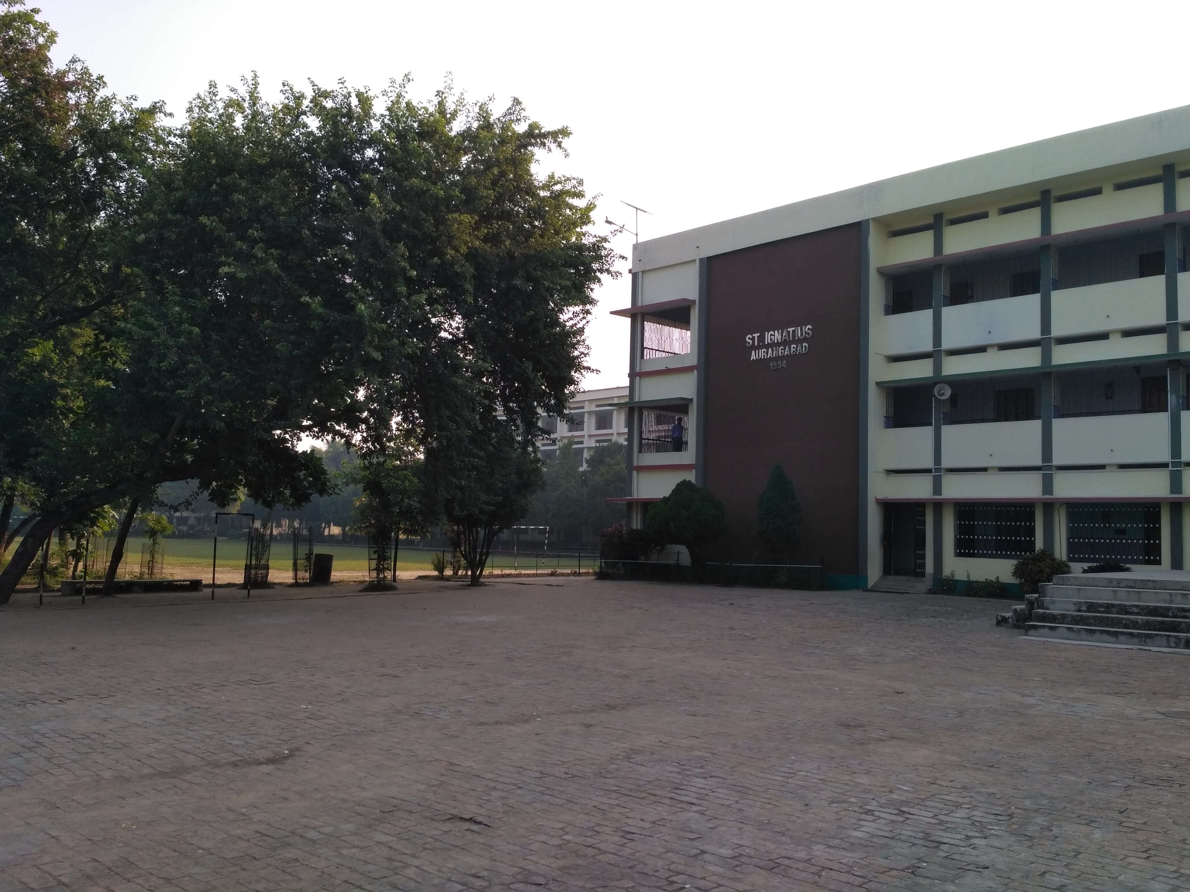ST IGNATIUS SCHOOLS GAYATRIPATH NEAR BYE PASS CHOWK AURANGABAD BIHAR 330081