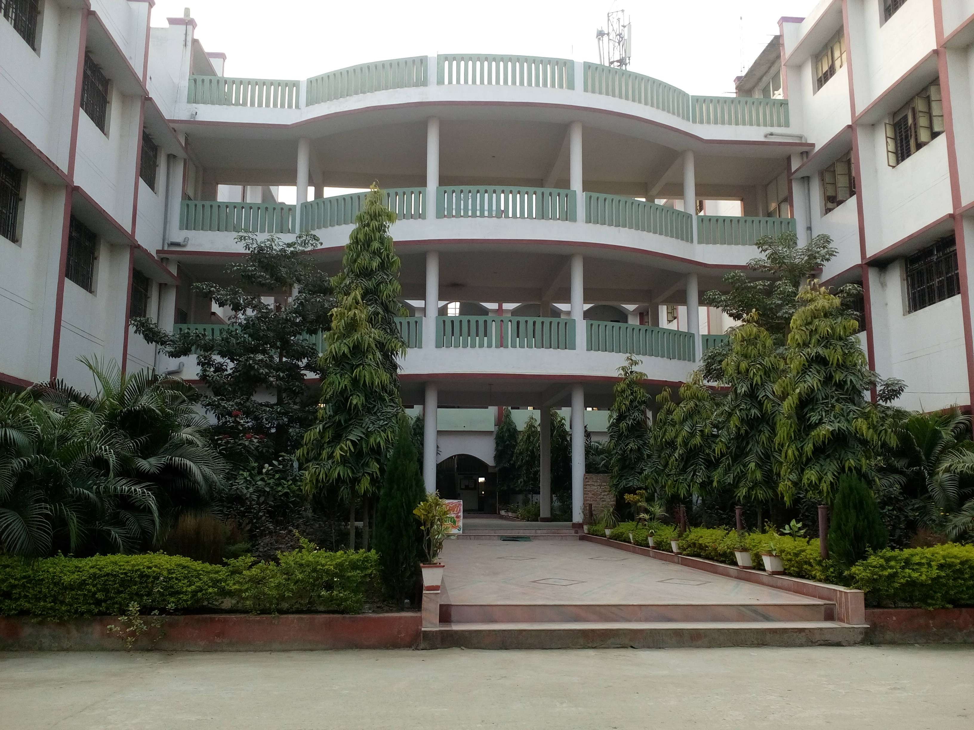 CHAPRA CENTRAL SCHOOL BEHIND GHOSH COLONY NEAR BAZAR SAMITI SARHA ROAD CHAPRA BIHAR 330092