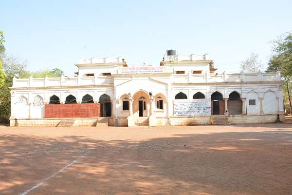 THE HOLY KINGDOM ENGLISH HIGHER SECONDARY SCHOOL KAWARDHA CHATTISGARH 3330221
