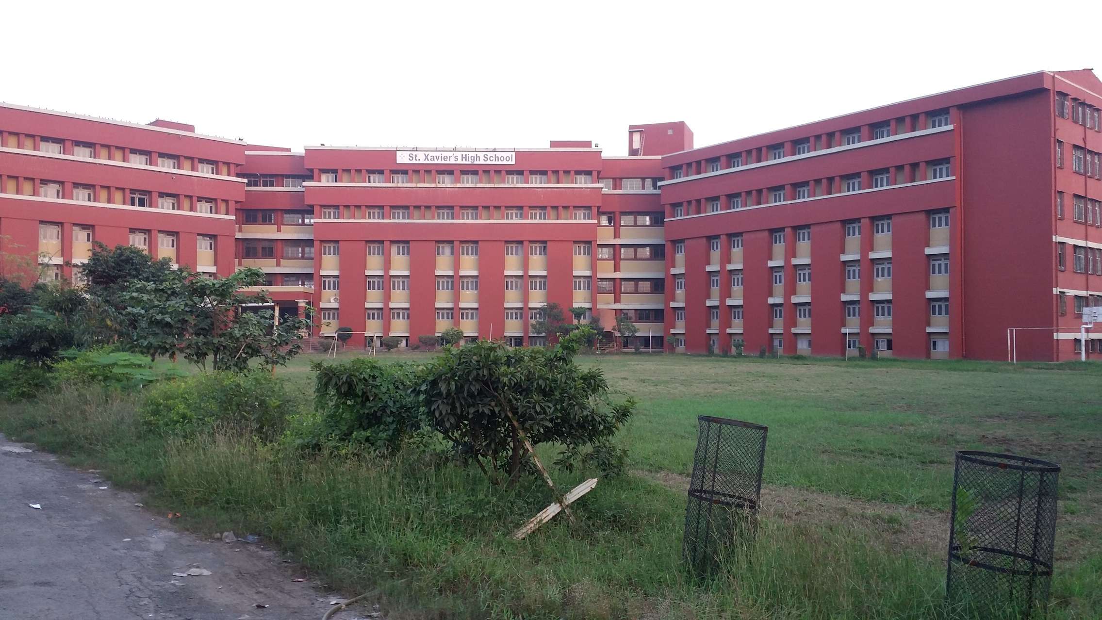 ST XAVIER S HIGH SCHOOL KOPARLI ROAD CHARWADA VIA VAPI DISTT VALSAD GUJARAT 430058