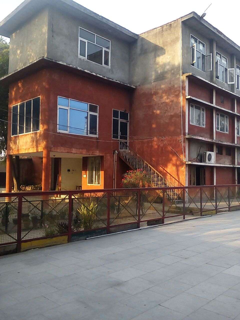 SWAMI VIVEKANAND PUBLIC SCHOOL CAMP DISTT YAMUNA NAGAR HARYANA 530475