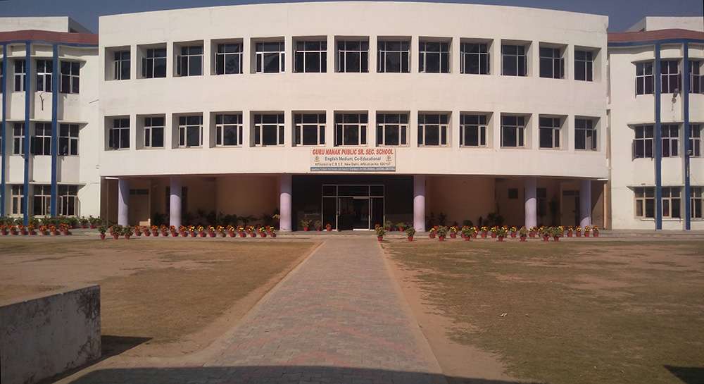 GURU NANAK PUBLIC SCHOOL JAGAAT KHANA PO MANJOHLI TEH NALAGARH DISTT SOLAN HP 630107