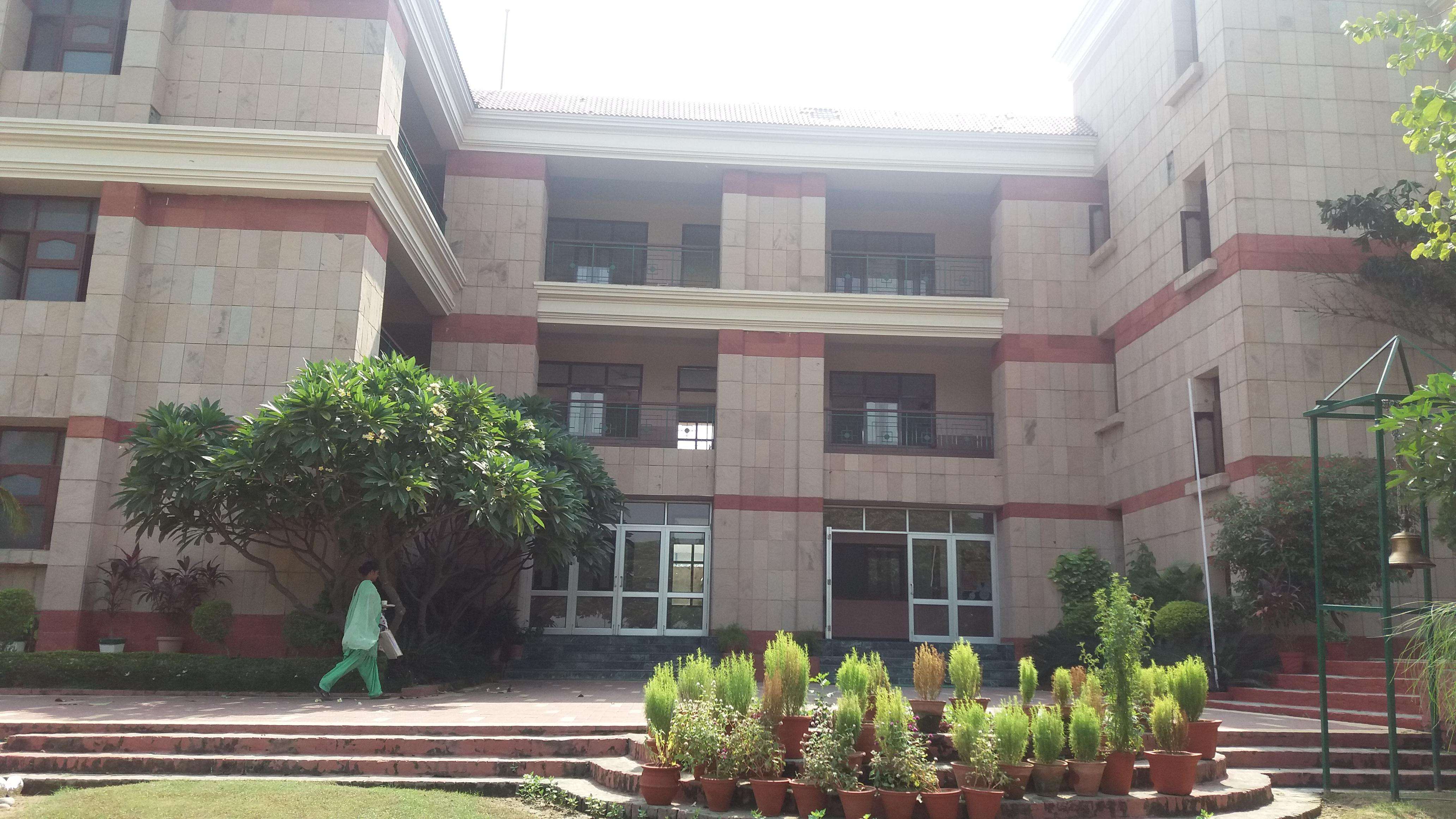 SARASWATI MODERN SCHOOL PRATAP SINGH WALA HAMBRAN ROAD LUDHIANA PUNJAB 1630315