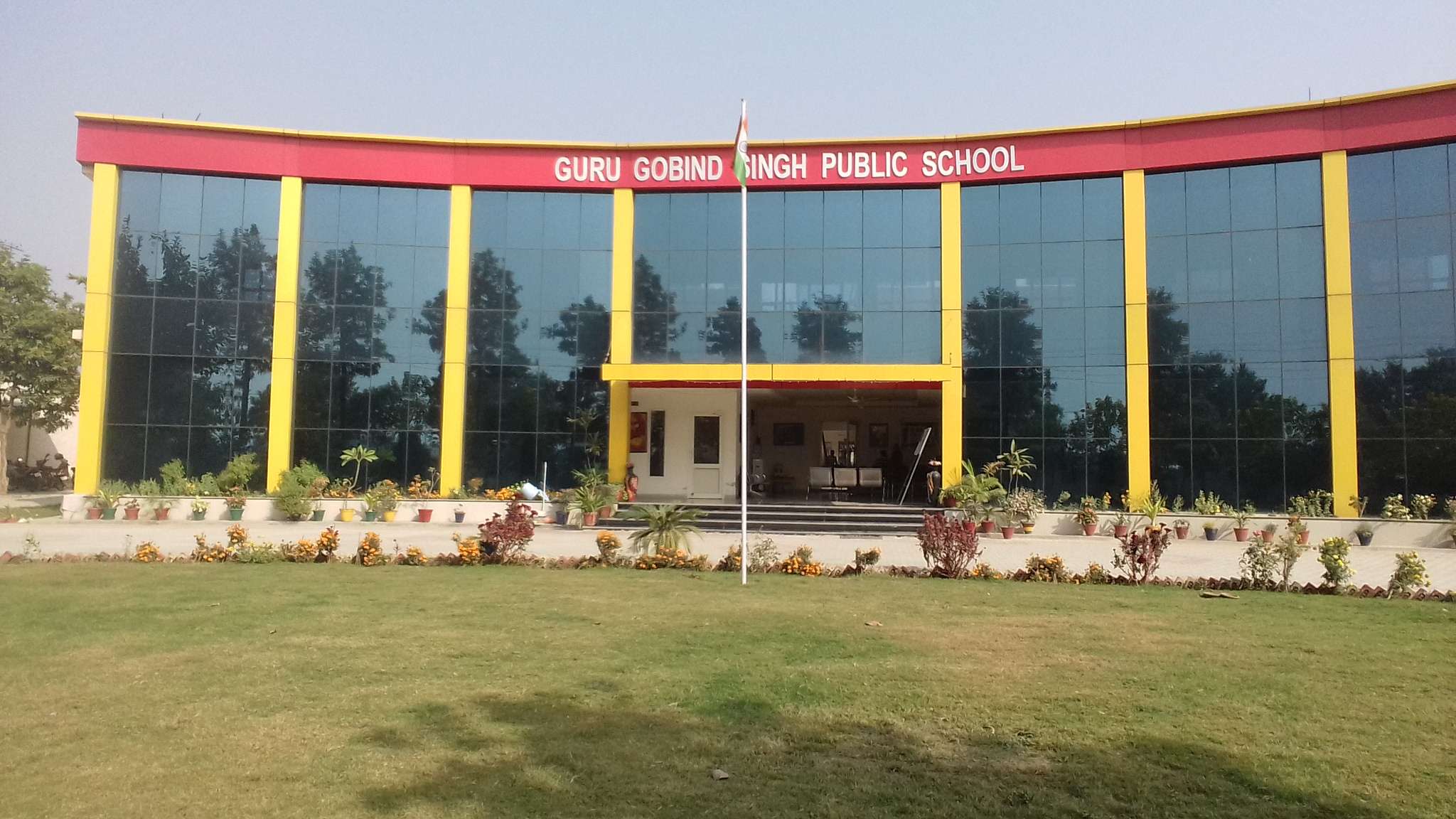 GURU GOBIND SINGH PUBLIC SCHOOL PAKHOWAL ROAD VILL DAAD LUDHIANA PUNJAB 1630348