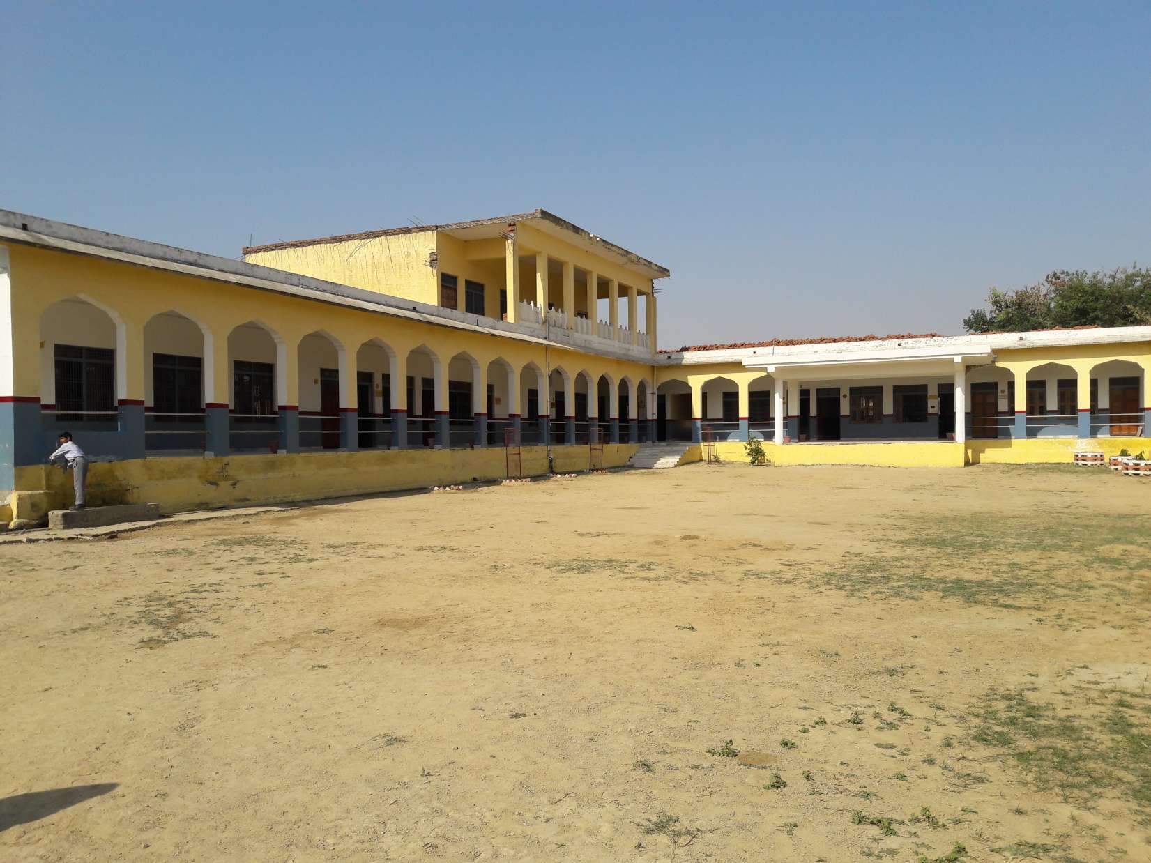 TUNDLA PUBLIC SCHOOL ETAHROAD TUNDLA 2130890