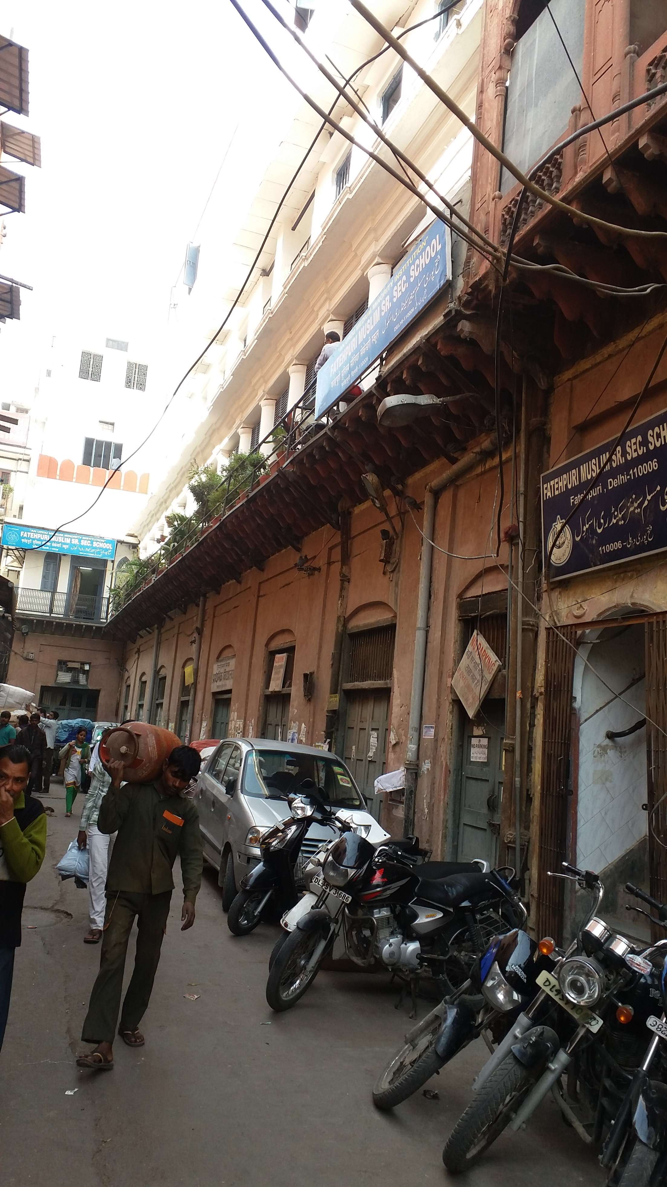 FATEHPURI MUSLIM SR SEC SCHOOL FATEHPURI DELHI 2778061