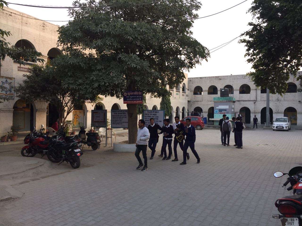 GOVT BOYS SR SEC SCHOOL QADIPUR DELHI 2750121