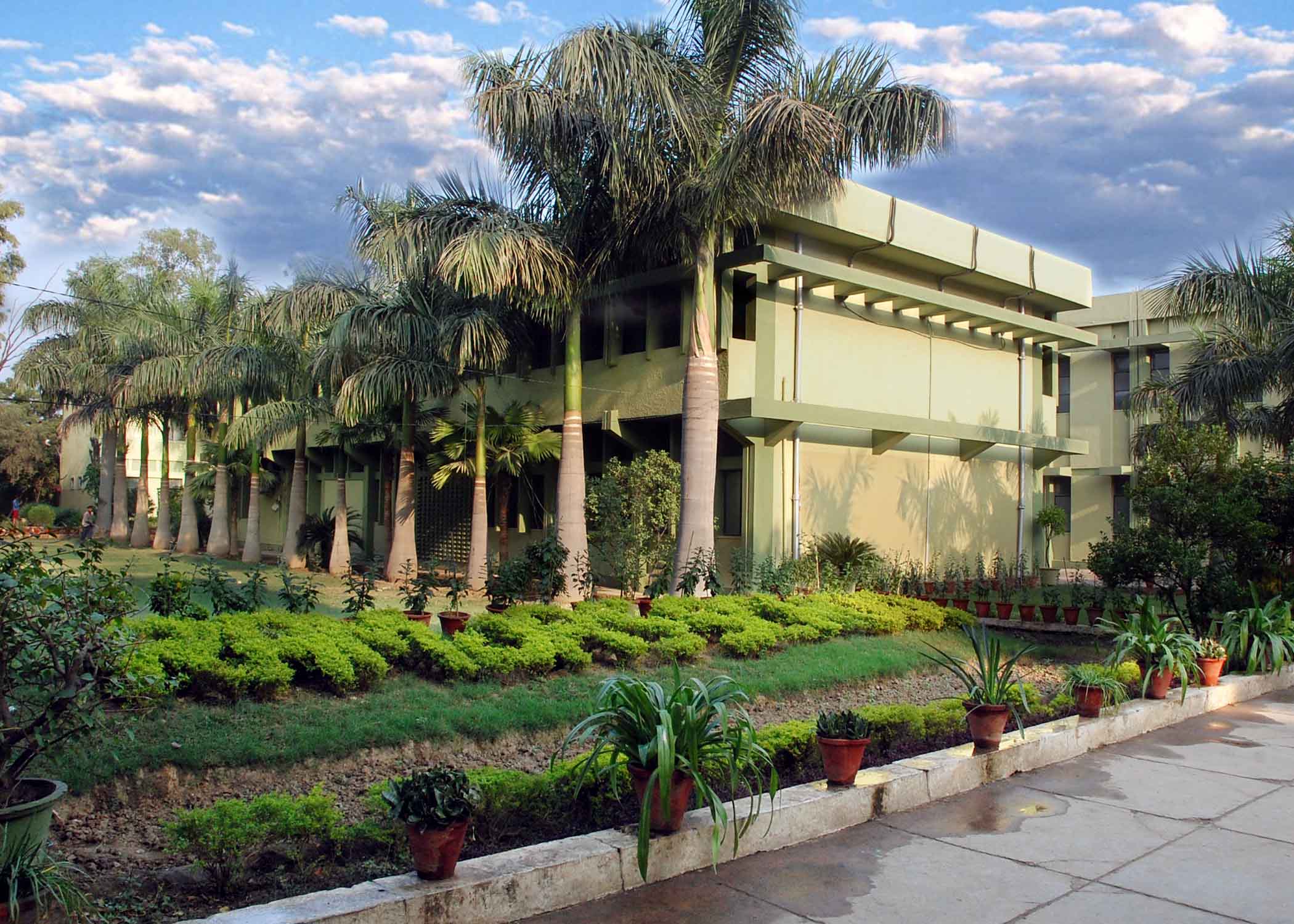 RAMJAS SCHOOL SECTOR IV R K PURAM NEW DELHI 2730020