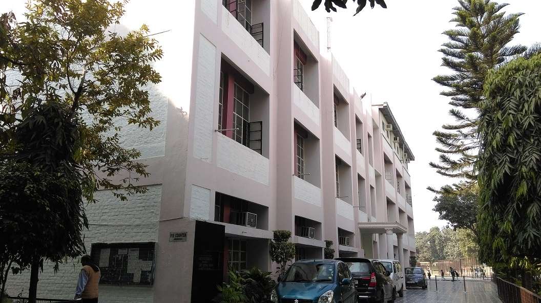 NEW GREEN FIELD SCHOOL MARG NO 22 SAKET NEW DELHI 2730042