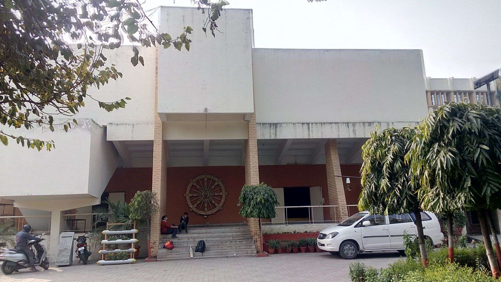 SARDAR PATEL VIDYALAYA ROAD NO 3 LODI ESTATE NEW DELHI 2730024